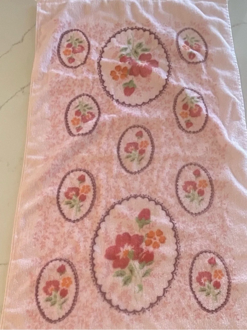 Set of 2 vintage Pink Floral Bath Towel Pair - Decorative Cotton Towels